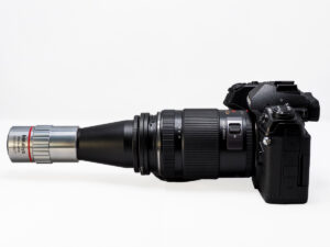 Olympus OM-D E-M1 Mark II mit Panasonic Lumix 45-175mm F4.0-5.6 Asph und Mitutoyo Plan Apo 5X-Mikroskopobjektiv für Vergröerungen bis zu 8,75X.